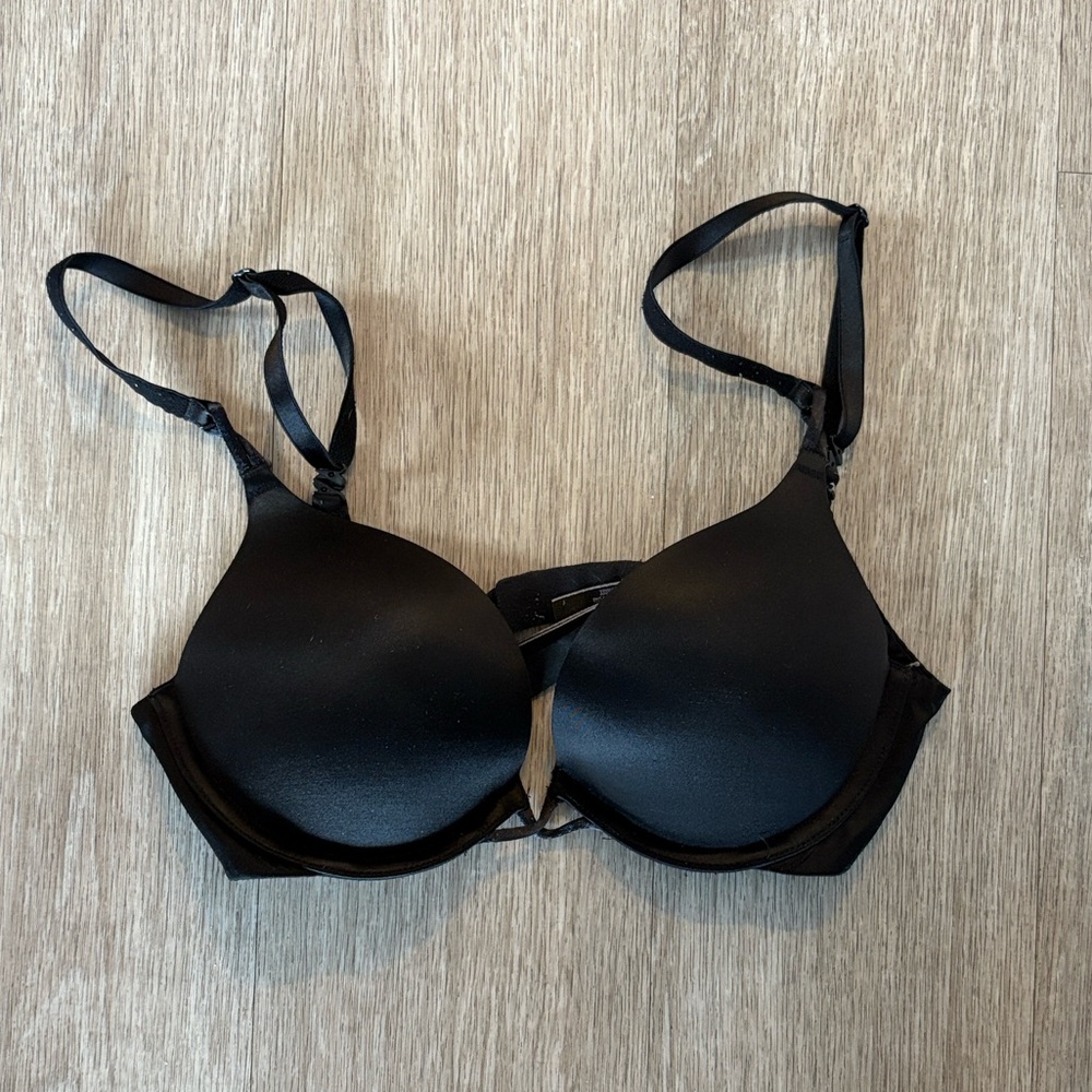 Victoria's Secret Black Bombshell Bra in Size 32B